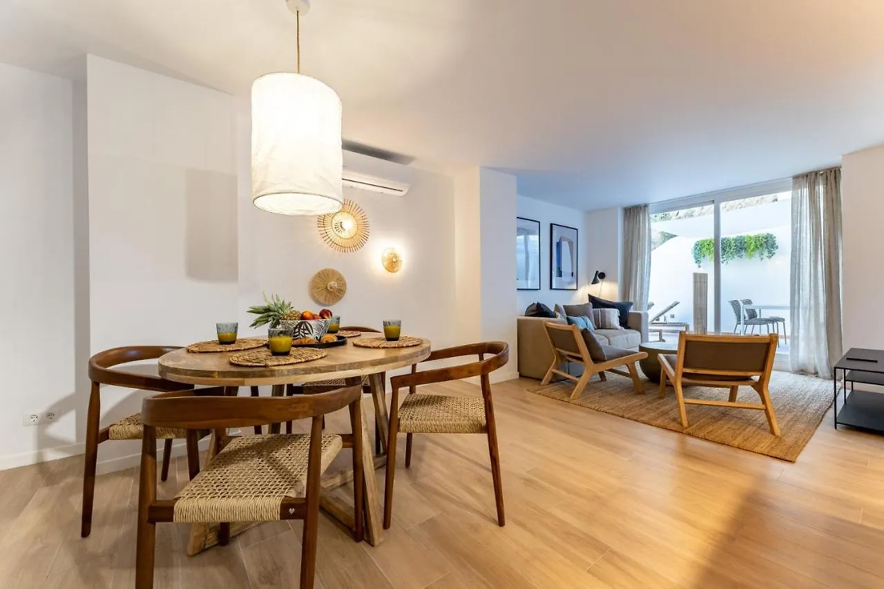 Luxury Beachfront Living On The Beach With Big Terrace 토레몰리노스 0*,  스페인