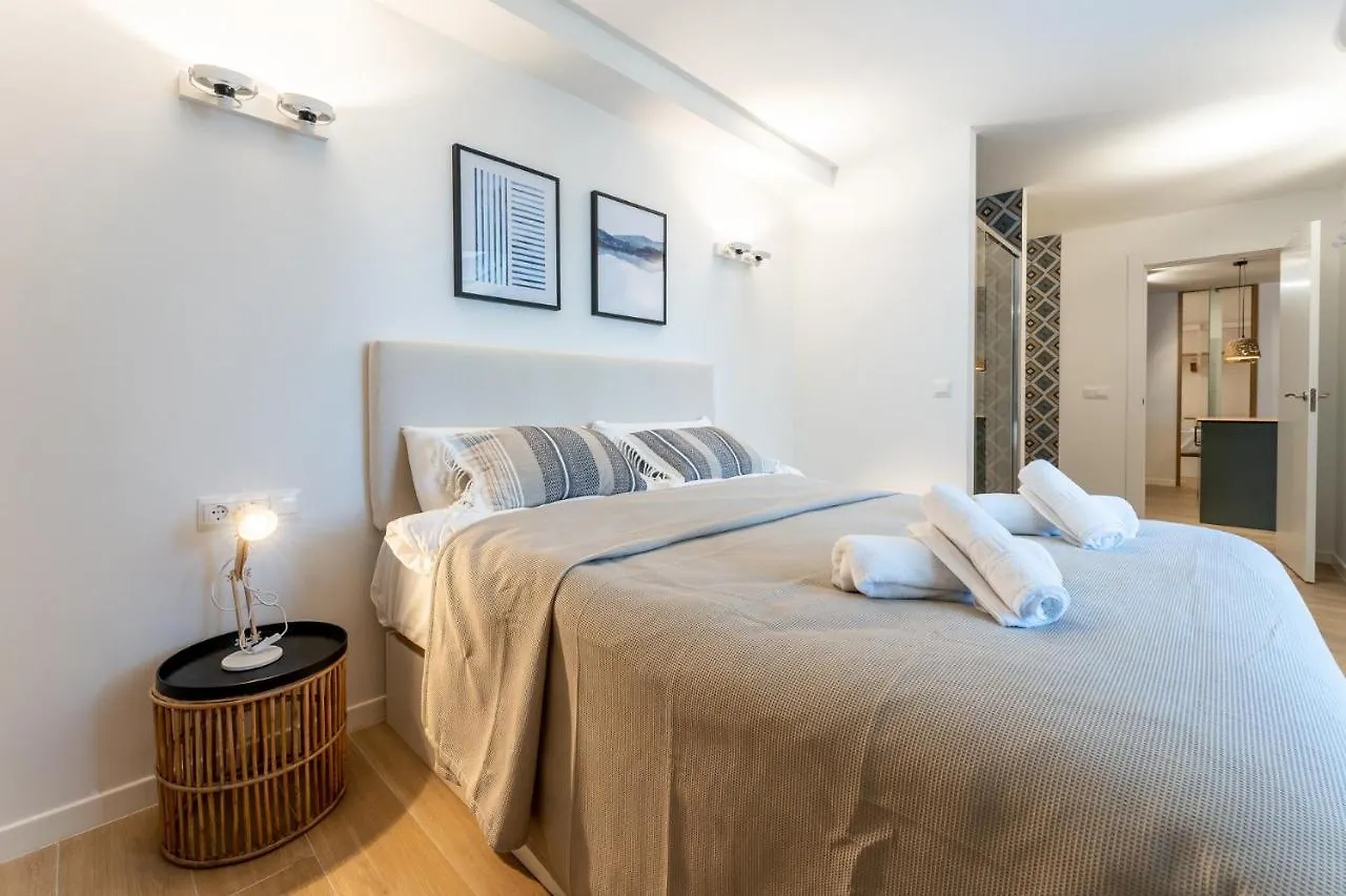 Luxury Beachfront Living On The Beach With Big Terrace 토레몰리노스 0*,  스페인