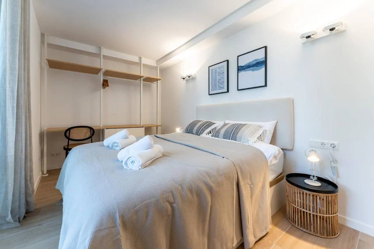 Luxury Beachfront Living On The Beach With Big Terrace 토레몰리노스 0*,